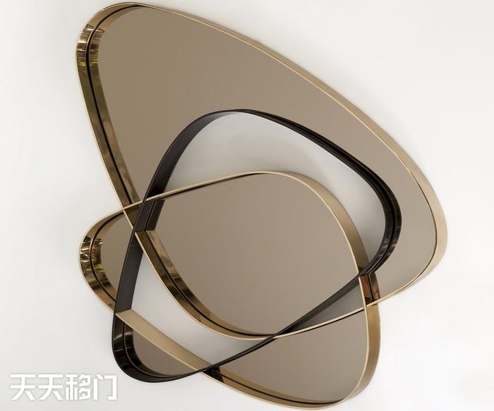 移图 E-683